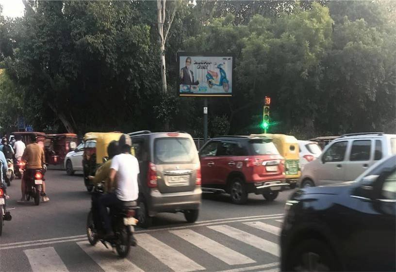 Trusted pole kiosk advertising companies in Delhi offer hyper-local brand visibility through strategically placed ads across busy streets and neighborhoods.