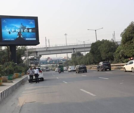 Top hoarding advertising companies in Noida offer high-visibility outdoor ads across malls, highways, and metro zones for max impact.