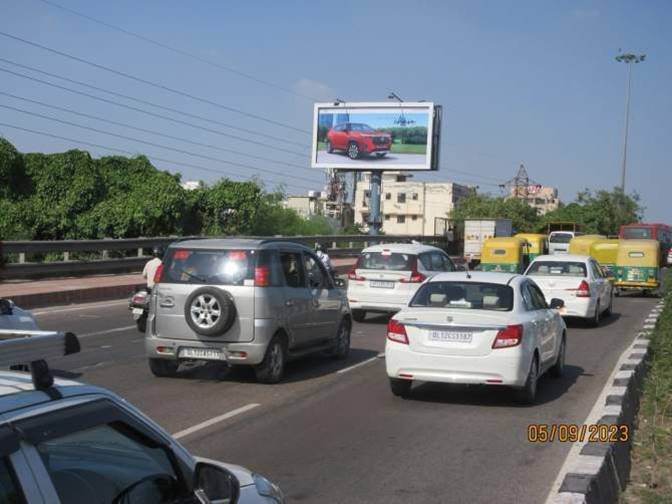 Top outdoor advertising companies in Delhi deliver strategic OOH solutions—hoardings, kiosks, gantries, and more—to boost your brand's street-level visibility.