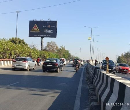 Top hoarding advertising companies in Noida offer high-visibility outdoor ads across malls, highways, and metro zones for max impact.