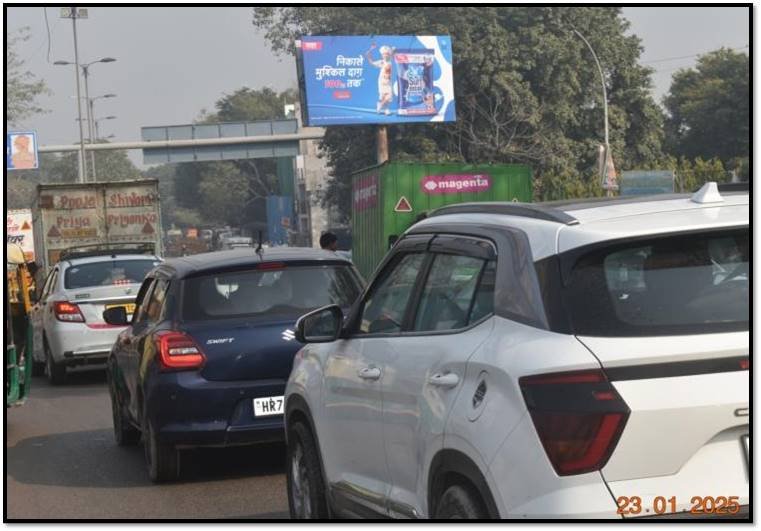 A rectangular button labeled āUnipoleā displayed on the ACME Advertising Co. website, representing their unipole advertising service. A rectangular button labeled āUnipoleā displayed on the ACME Advertising Co. website, representing their unipole advertising service.