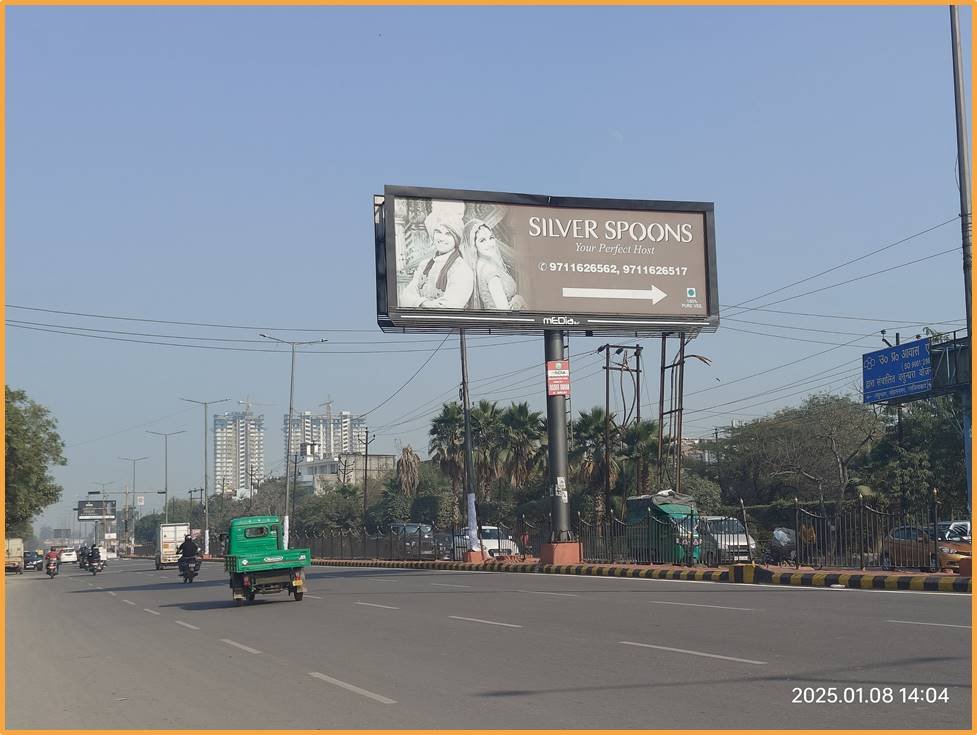 With Ghaziabad serving as a major gateway to Delhi and Uttar Pradesh, highway hoarding advertising companies in Ghaziabad have seen a surge in demand.