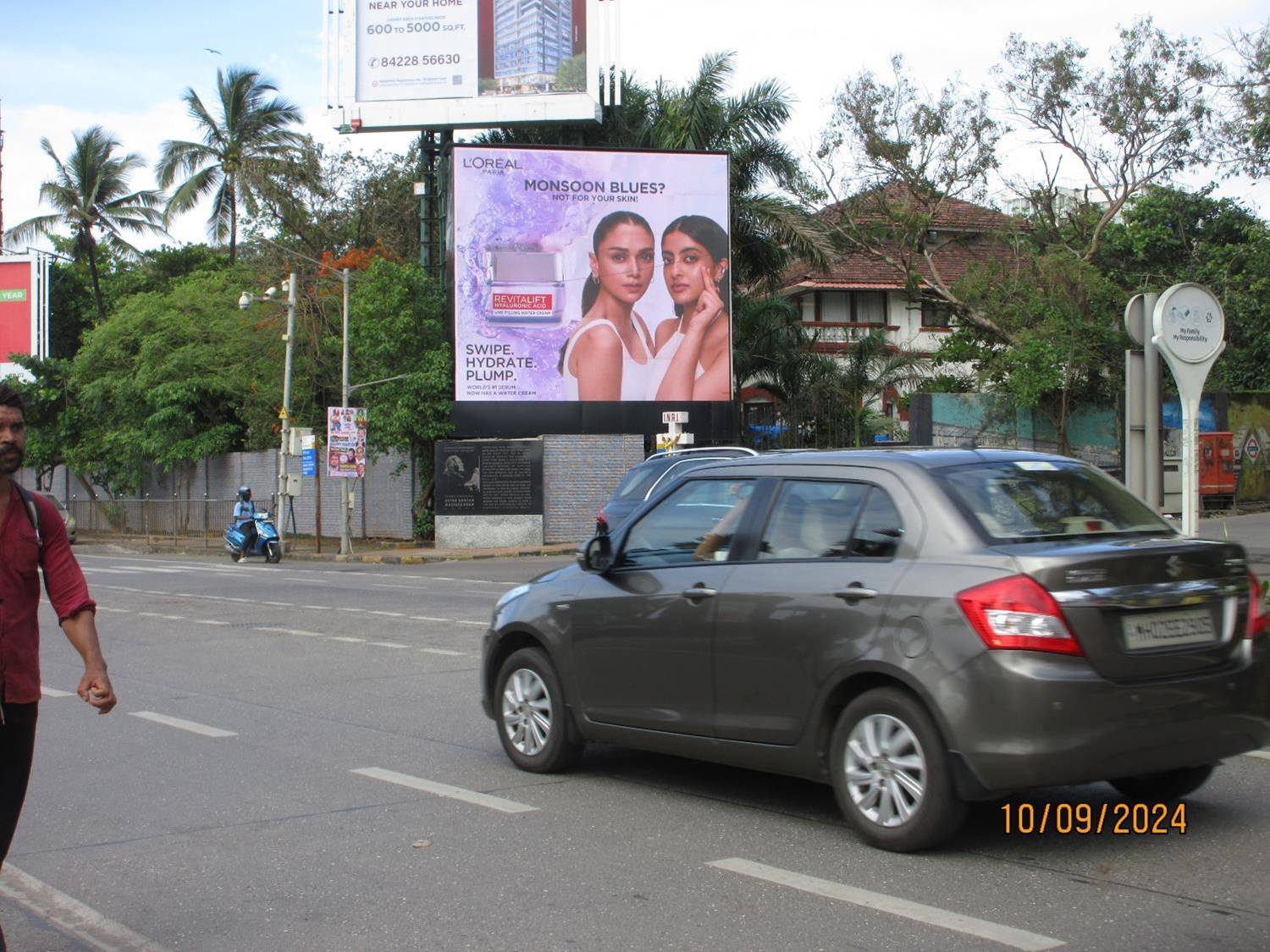 Outdoor media advertising company At ACME Advertising Co., we go beyond the limits of screens to create powerful, on-ground brand experiences through the art of outdoor media advertising.